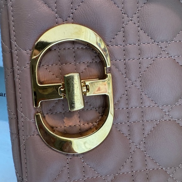 Medium Dior Caro Bag powder pink. - Picture 11 of 14